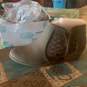NWT soda women’s booties